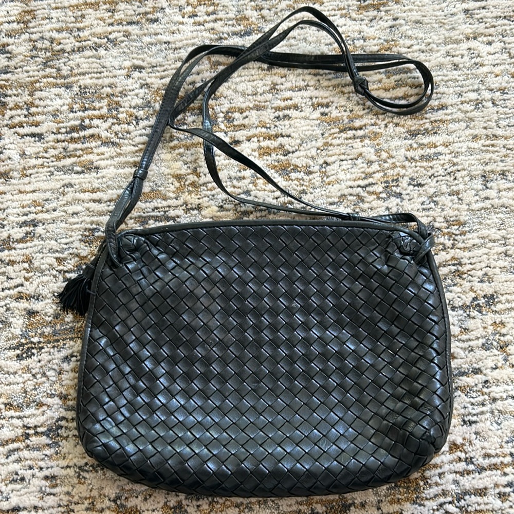 Black leather Bottega Veneta crossbody bag